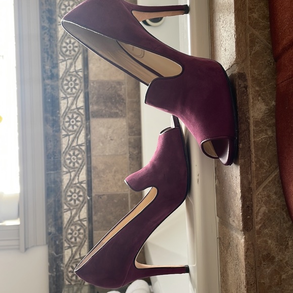 Vince Camuto Signature Suede Open toe Shoes/ heels - 7 - Picture 4 of 7
